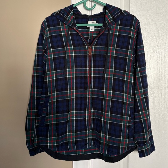 L.L. Bean Women's Relaxed Fit Scotch Plaid Flannel Zip Hoodie. Size Large. - Picture 1 of 4